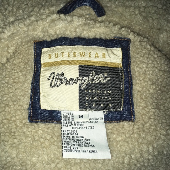 Vintage 1980’s Women’s Wrangle Lined Jean Jacket. Size medium, fits smaller - Picture 3 of 3